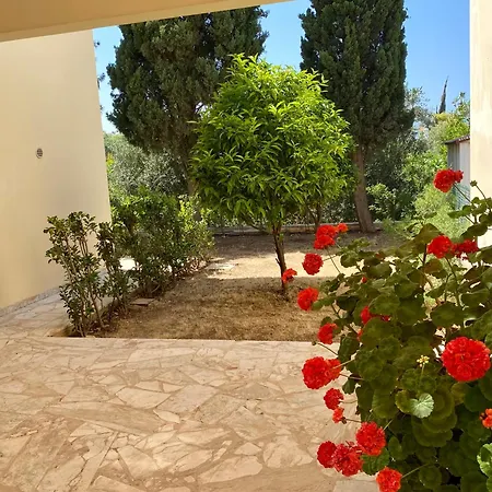 Lorena Πρωταράς