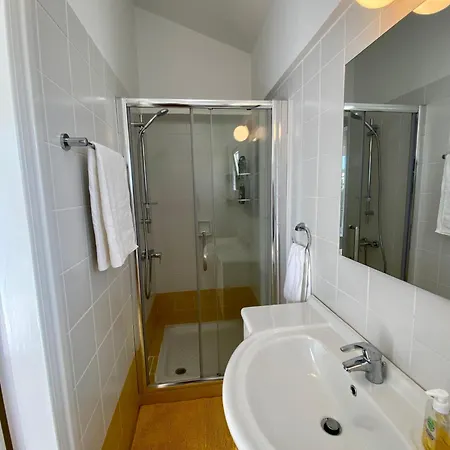 Lorena Villa Protarász