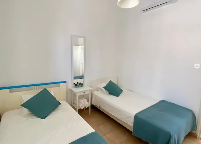 Lorena Vilă Protaras